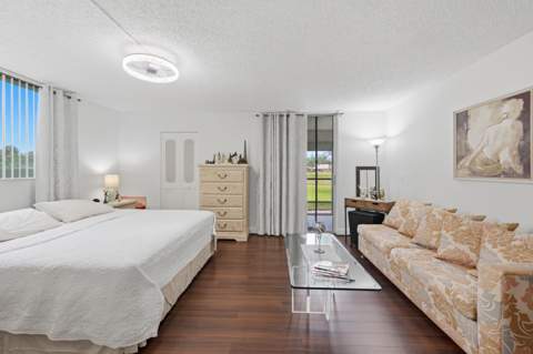 3231 Holiday Springs Boulevard #110, Margate FL - photo 7 of 37