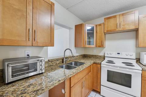 3100 NW 46th Street #102, Oakland Park FL - photo 10 of 29