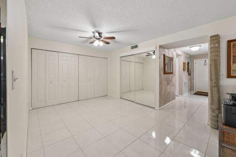 9681 E Sills Dr #102, Boynton Beach FL - photo 9 of 20