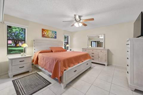 9681 E Sills Dr #102, Boynton Beach FL - photo 14 of 20