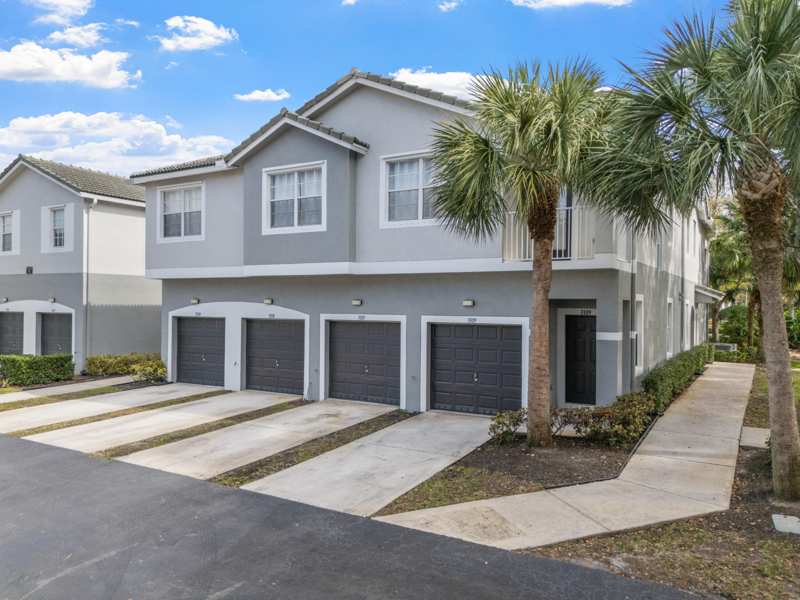 3 bedroom Condominium at 3105 Grandiflora Drive, Magnolia Bay Condomimium, Greenacres — photo 1