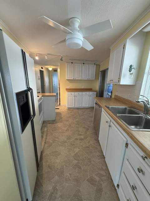 7089 SE Bluebird Circle, Hobe Sound FL - photo 10 of 47