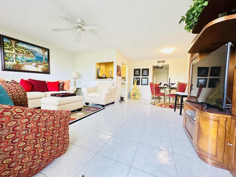 1 bedroom Condominium at 4038 Berkshire B, Century Village East, Deerfield Beach — photo 2
