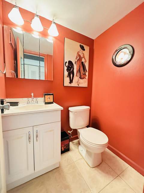 4038 Berkshire B, Deerfield Beach FL - photo 11 of 59
