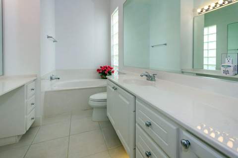 4705 Dovehill Drive, Palm Beach Gardens FL - photo 20 of 53