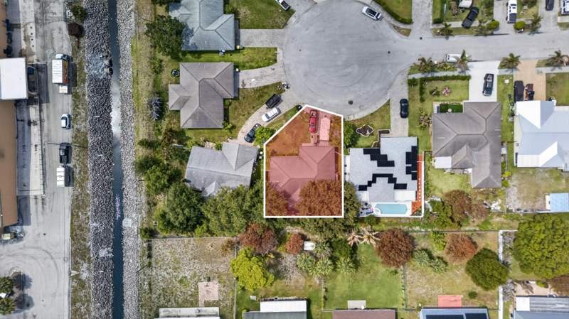 3 bedroom Single Family Residence at 706 Osceola Avenue, OSCEOLA ESTATES II, Fort Pierce — photo 1