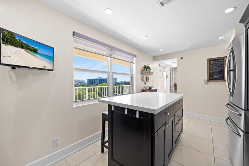 3 bedroom Condominium at 3095 N Course Drive #702, No 52 Palm-Aire Country Club, Pompano Beach — photo 4