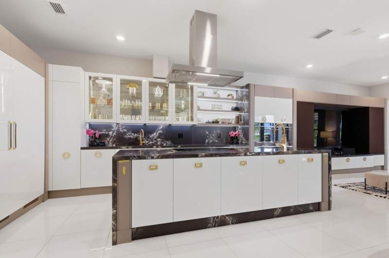 6 bedroom Single Family Residence at 10271 Peninsula Place, Debuys Replat No 1, Parkland — photo 5