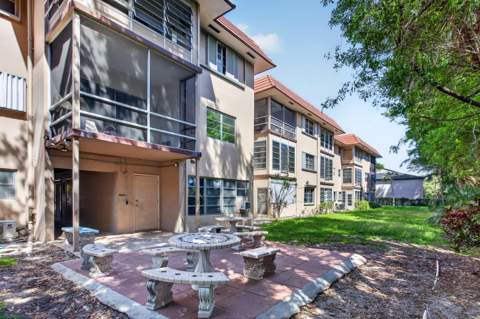 3930 Crystal Lake Drive #209, Deerfield Beach FL - photo 9 of 27