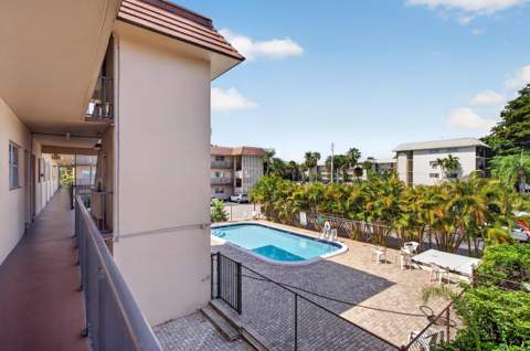 3930 Crystal Lake Drive #209, Deerfield Beach FL - photo 10 of 27