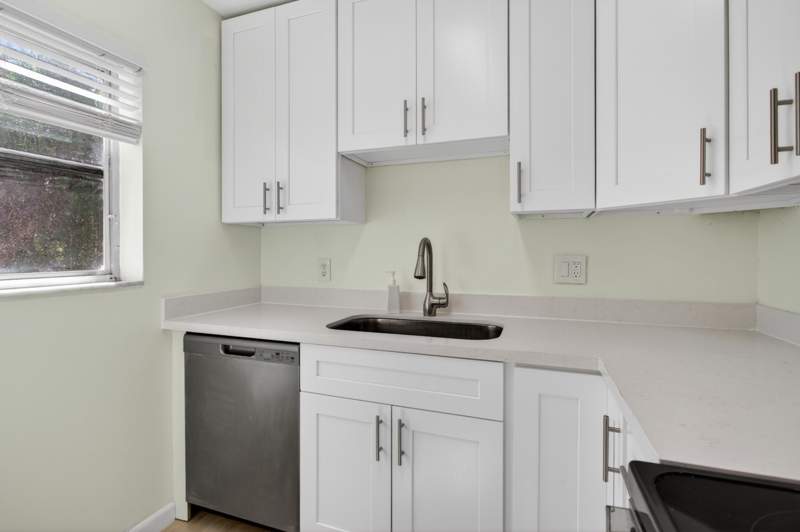 2 bedroom Condominium at 3930 Crystal Lake Drive #209, Crystal Lake 3930 Condo, Deerfield Beach — photo 3
