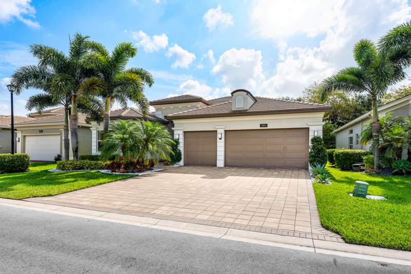 4 bedroom Single Family Residence at 12874 Granite Mountain Pass, Valencia Bay, Boynton Beach — photo 2