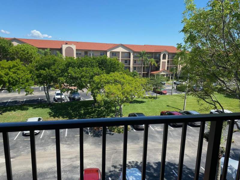 2 bedroom Condominium at 13100 SW 11th Court #412c, Hawthorne At Century Village Condominium #1, Pembroke Pines — photo 3