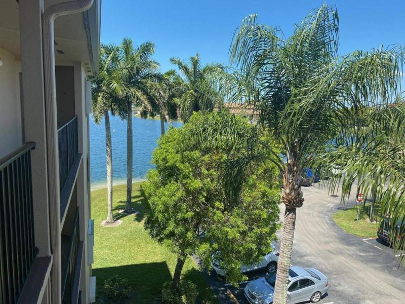 2 bedroom Condominium at 13100 SW 11th Court #412c, Hawthorne At Century Village Condominium #1, Pembroke Pines — photo 4