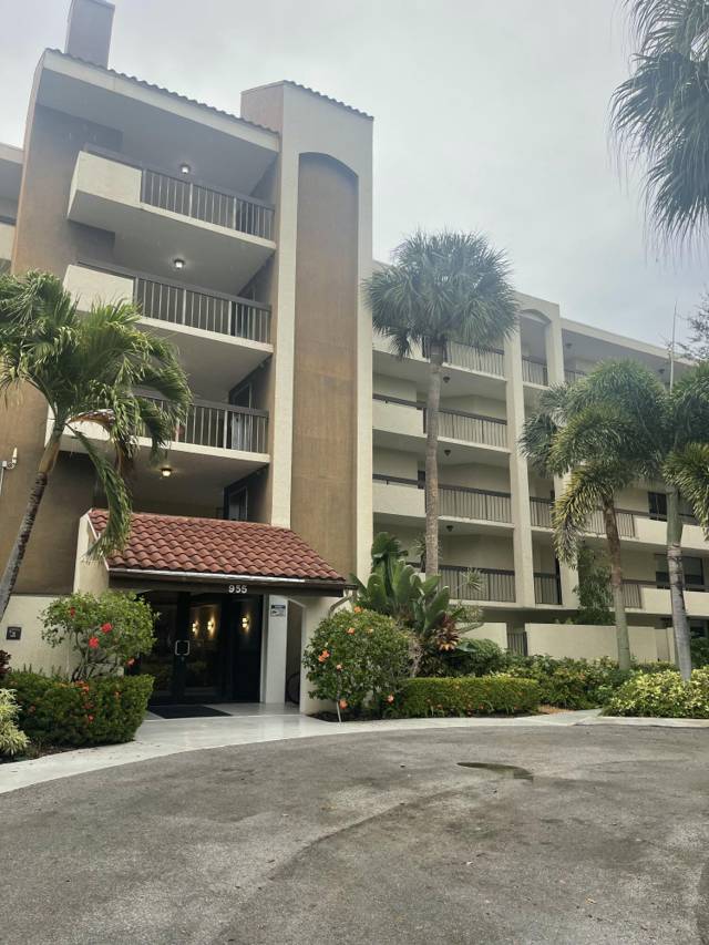 955 Egret Circle #411