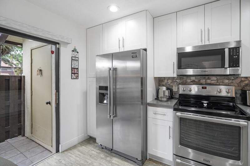 2 bedroom Condominium at 7620 NW 79th Avenue #J8, Bonaire Village At Woodmont, Tamarac — photo 3