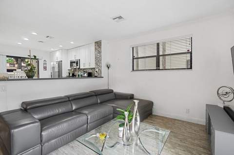 7620 NW 79th Avenue #J8, Tamarac FL - photo 7 of 25