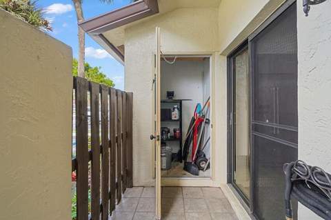 7620 NW 79th Avenue #J8, Tamarac FL - photo 21 of 25