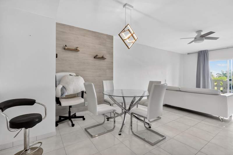 2 bedroom Condominium at 4330 Hillcrest Drive #302, Hillcrest East No 23 Condo, Hollywood — photo 3