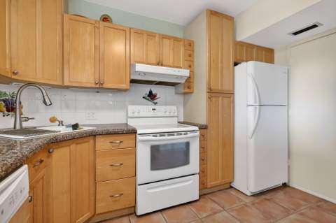 4330 Hillcrest Drive #302, Hollywood FL - photo 12 of 45