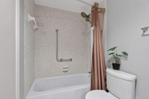 4330 Hillcrest Drive #302, Hollywood FL - photo 24 of 45