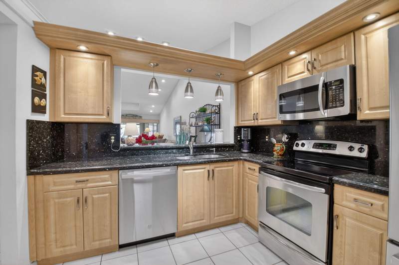 2 bedroom Condominium at 10039 Andrea Lane #A, Palm Chase Lakes Condo, Boynton Beach — photo 3