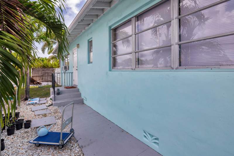 5 bedroom Single Family Residence at 258 Conniston Road, Estates Of South Palm Beach, West Palm Beach — photo 4