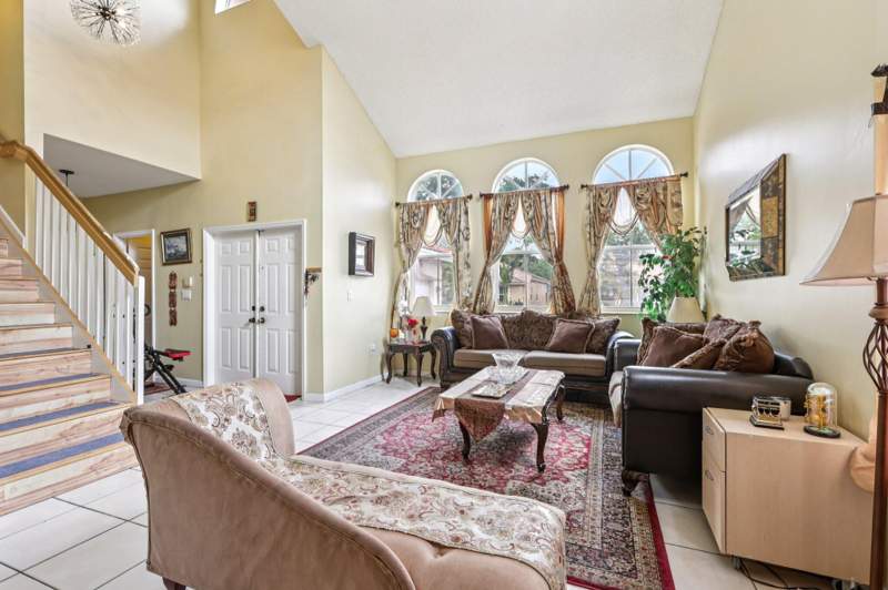 4 bedroom Single Family Residence at 405 E Royal Cove Circle, West Park-West Parcel, Davie — photo 5