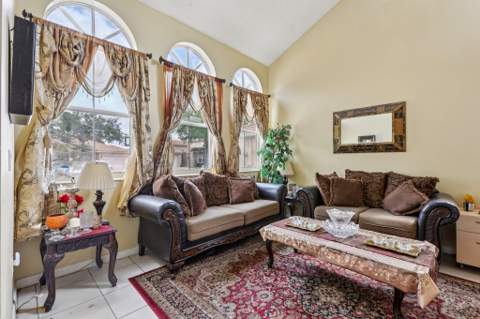 405 E Royal Cove Circle, Davie FL - photo 6 of 40
