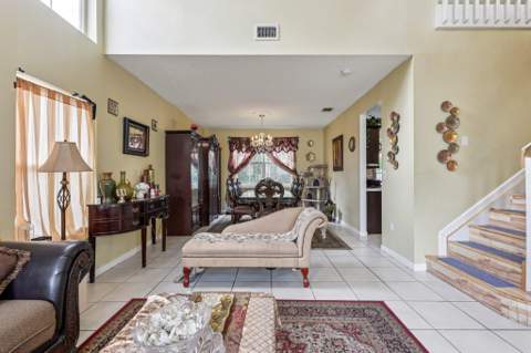 405 E Royal Cove Circle, Davie FL - photo 8 of 40