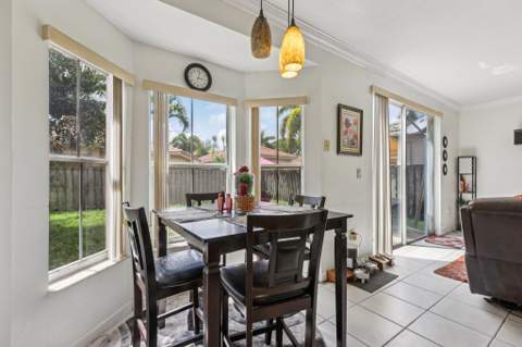 405 E Royal Cove Circle, Davie FL - photo 12 of 40