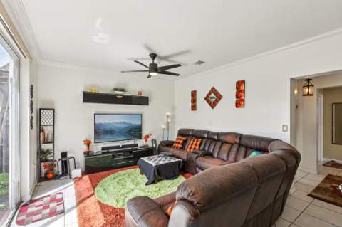 405 E Royal Cove Circle, Davie FL - photo 18 of 40