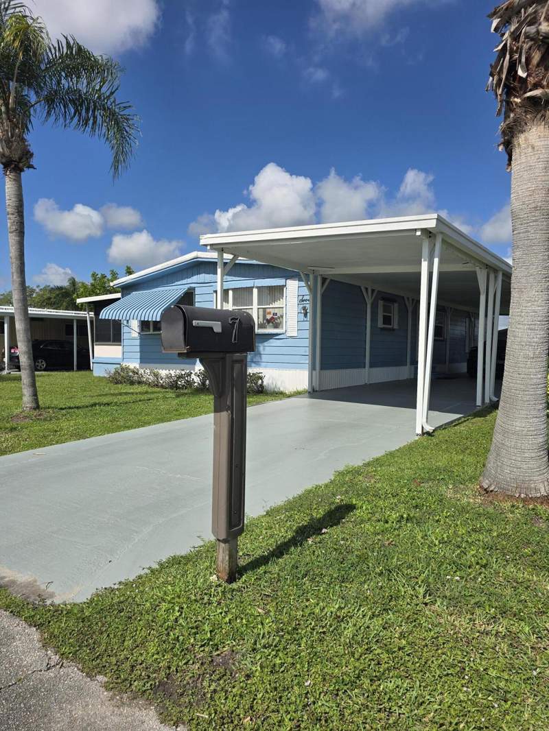 2 bedroom Manufactured Home at 7 Madrid Lane, spanish lakes 1, Port St. Lucie — photo 5