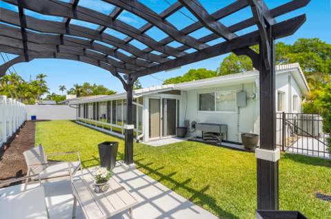 2110 NE 55th Street, Fort Lauderdale FL - photo 7 of 39