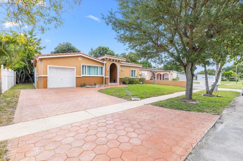 3 bedroom Single Family Residence at 321 N 72nd Terrace, Boulevard Heights Sec 1, Hollywood — photo 2