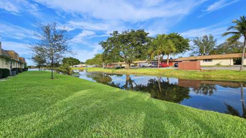 416 Lakeside Drive #129, Margate FL - photo 13 of 25