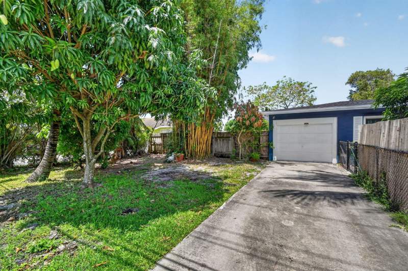 4 bedroom Single Family Residence at 4329 Kirk Road, Arlette Court, Lake Worth — photo 4