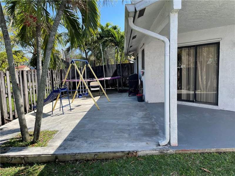 3 bedroom Single Family Residence at 1231 SW 112th Avenue, PEMBROKE LAKES SOUTH, Pembroke Pines — photo 5