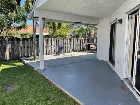 1231 SW 112th Avenue, Pembroke Pines FL - photo 6 of 18