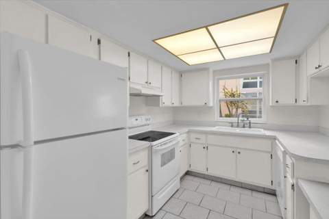 2950 SE Ocean Boulevard #14-1, Stuart FL - photo 9 of 41