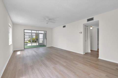 2950 SE Ocean Boulevard #14-1, Stuart FL - photo 14 of 41