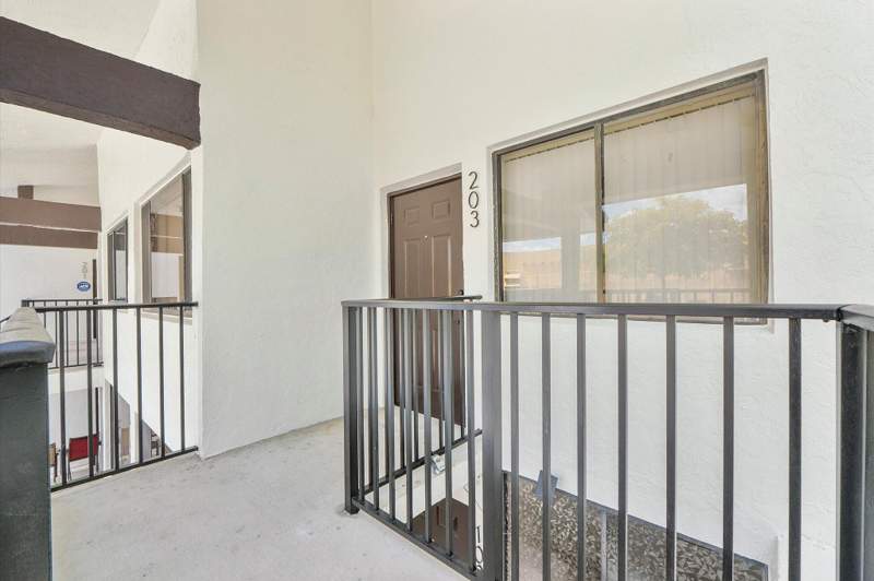 2 bedroom Condominium at 3100 NW 46th Street #203, Mira Lago, Oakland Park — photo 2