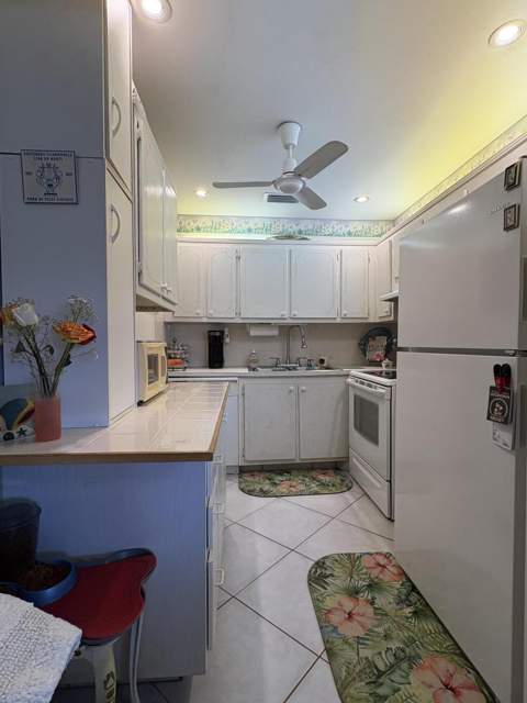 175 Bedford #G, West Palm Beach FL - photo 9 of 32