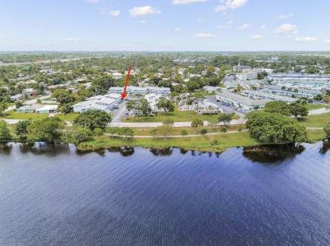 1950 Lake Osborne Drive #9, Lake Worth Beach FL - photo 15 of 19