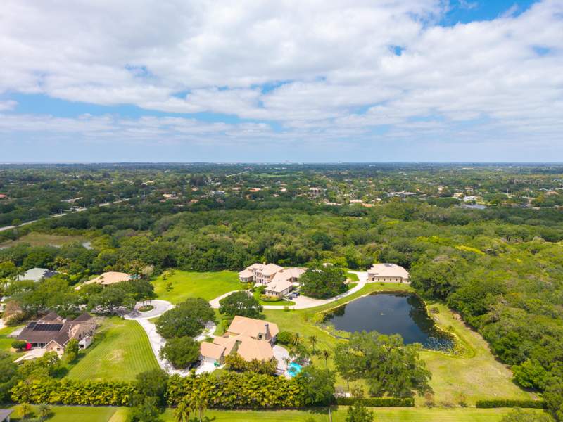 5 bedroom Single Family Residence at 13300 SW 36th Court, Hicks Estates, Davie — photo 3