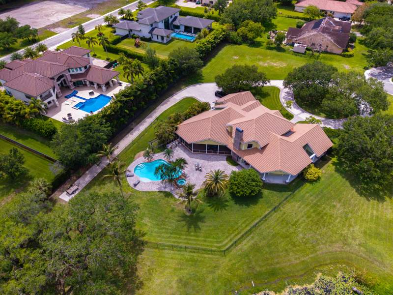5 bedroom Single Family Residence at 13300 SW 36th Court, Hicks Estates, Davie — photo 2