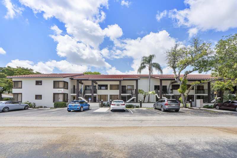 2 bedroom Condominium at 3100 NW 46th Street #102, Mira Lago Condo, Oakland Park — photo 1