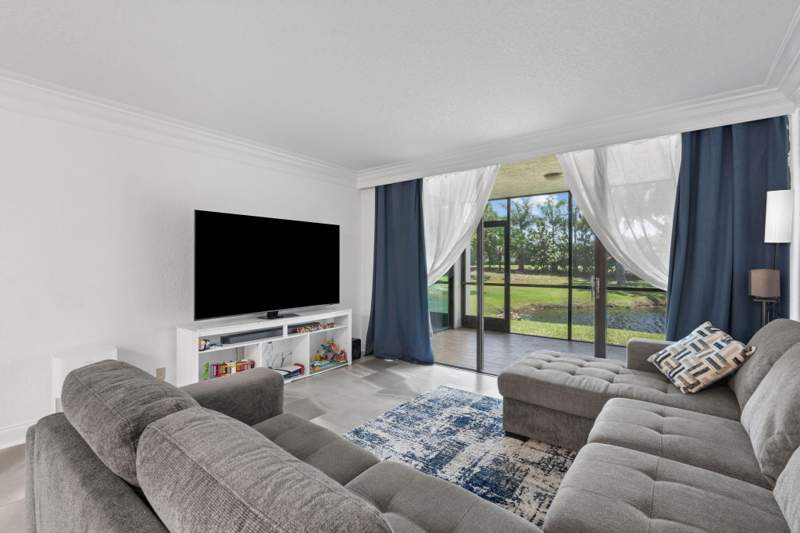 2 bedroom Condominium at 6562 Boca Del Mar Drive #124, Club Royale Condo, Boca Raton — photo 3