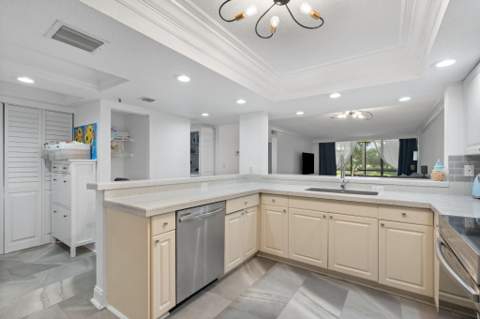 6562 Boca Del Mar Drive #124, Boca Raton FL - photo 9 of 49