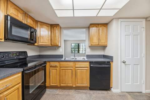 1769 NE 40th Place #506, Pompano Beach FL - photo 9 of 24